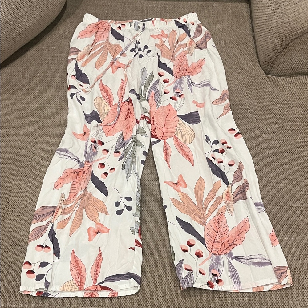 Floral Women's Casual Pants - Pink and White